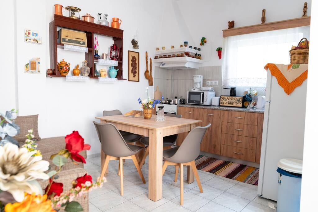 Zografia - Charming House Near The Coast Apartment Marmari  Luaran gambar